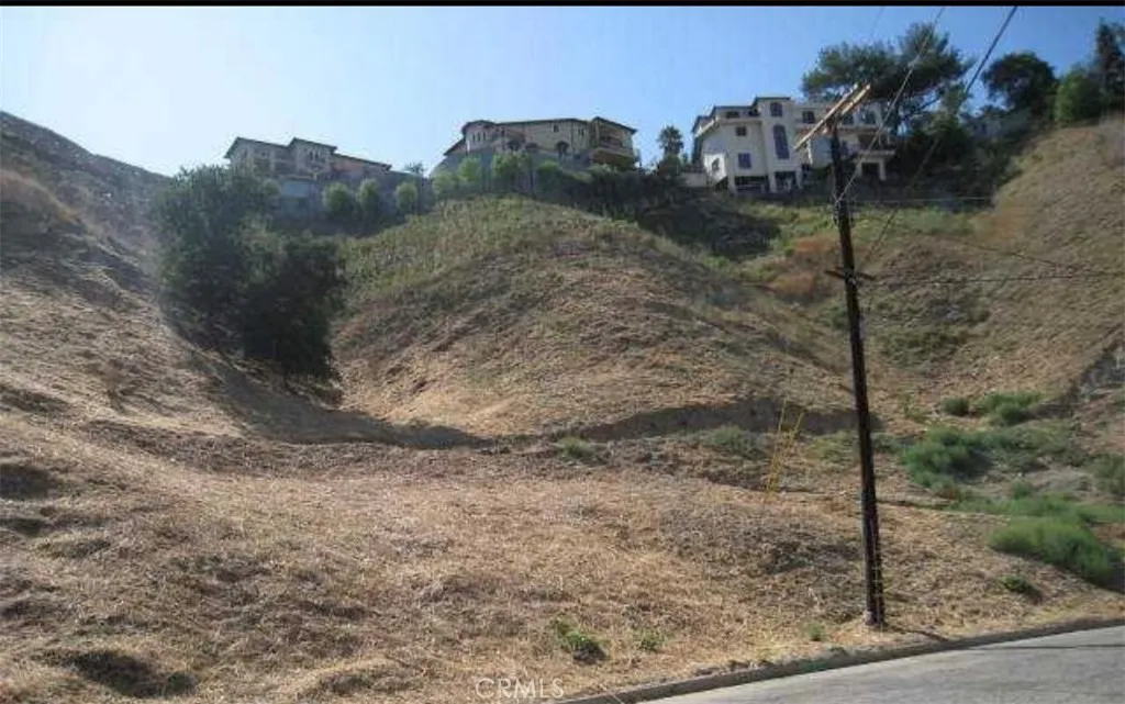 $750,000+