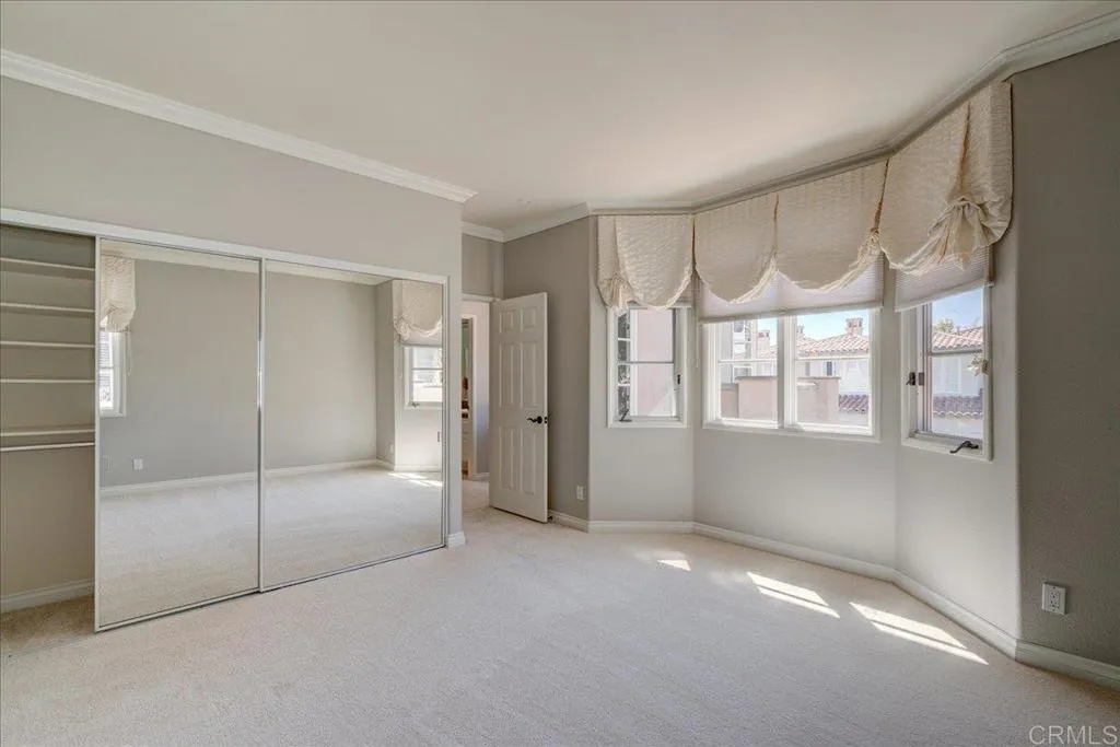 https://cdn.realtyfeed.com/cdn/127/306143587/2ec3294fd6602697a2bd3e555fbf3475.webp