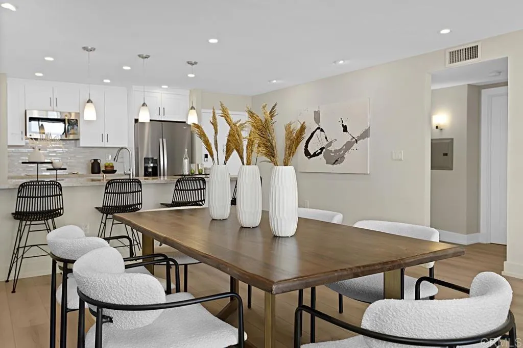https://cdn.realtyfeed.com/cdn/127/306144169/4d5331926b3c1c9f09bebaad3185a365.webp