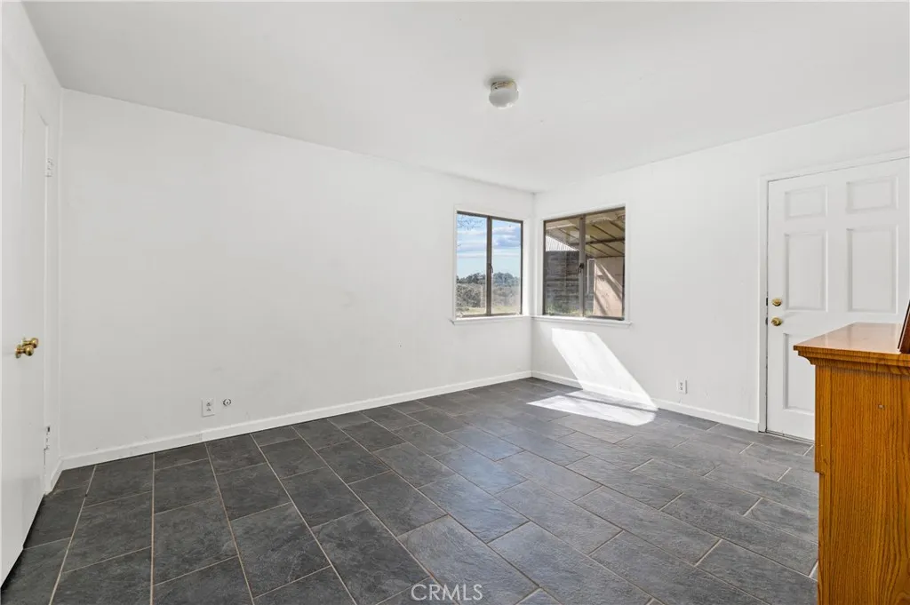 https://cdn.realtyfeed.com/cdn/127/306146845/80fe90ace6ceb5241f3db8c153ed90b7.webp