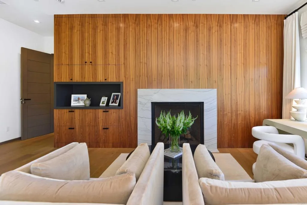 https://cdn.realtyfeed.com/cdn/127/306146961/aac7c56fdc1750075d629eaeedca5aad.webp