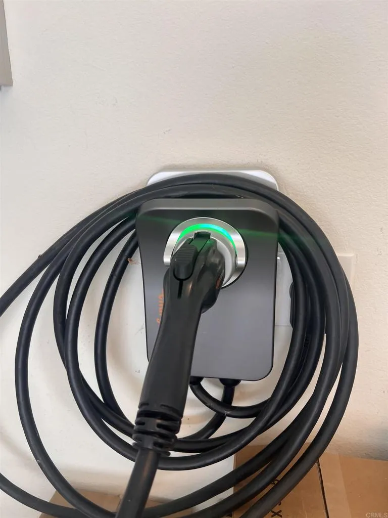 https://cdn.realtyfeed.com/cdn/127/306147861/432f5d26f6a640581399dbe9d0bf0273.webp