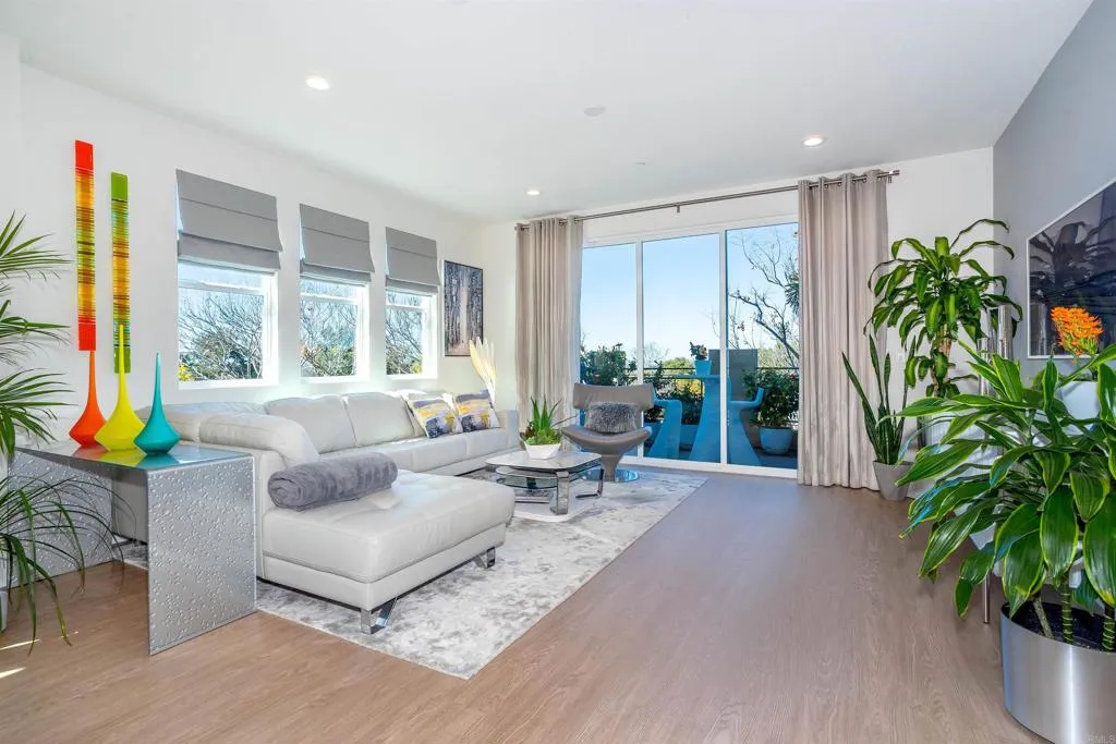 https://cdn.realtyfeed.com/cdn/127/306147861/52f2ea65ae5978692064cac105385a5e.webp