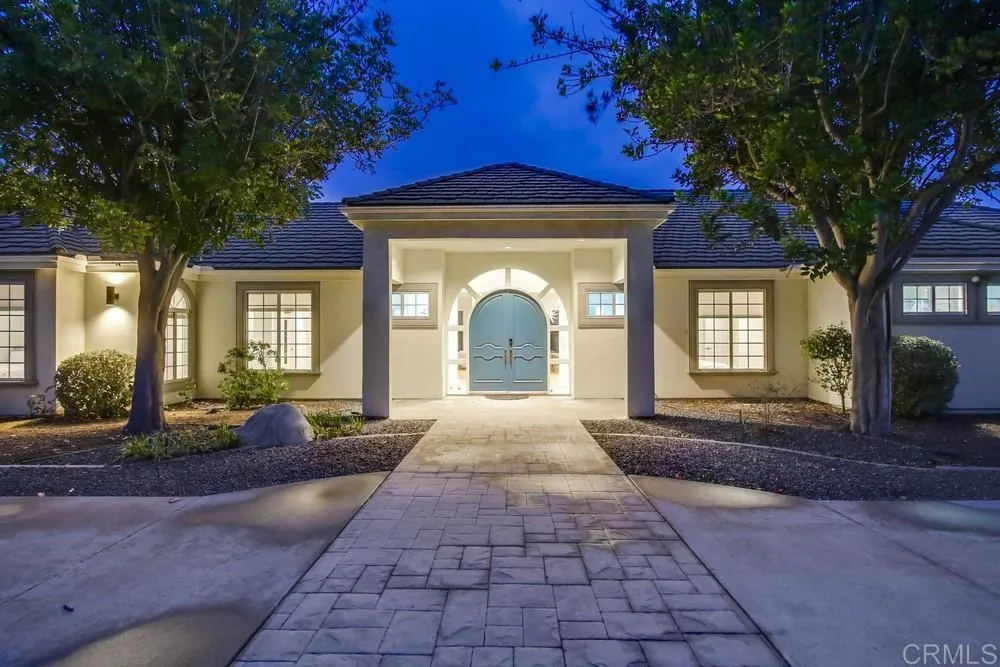 $750,000+