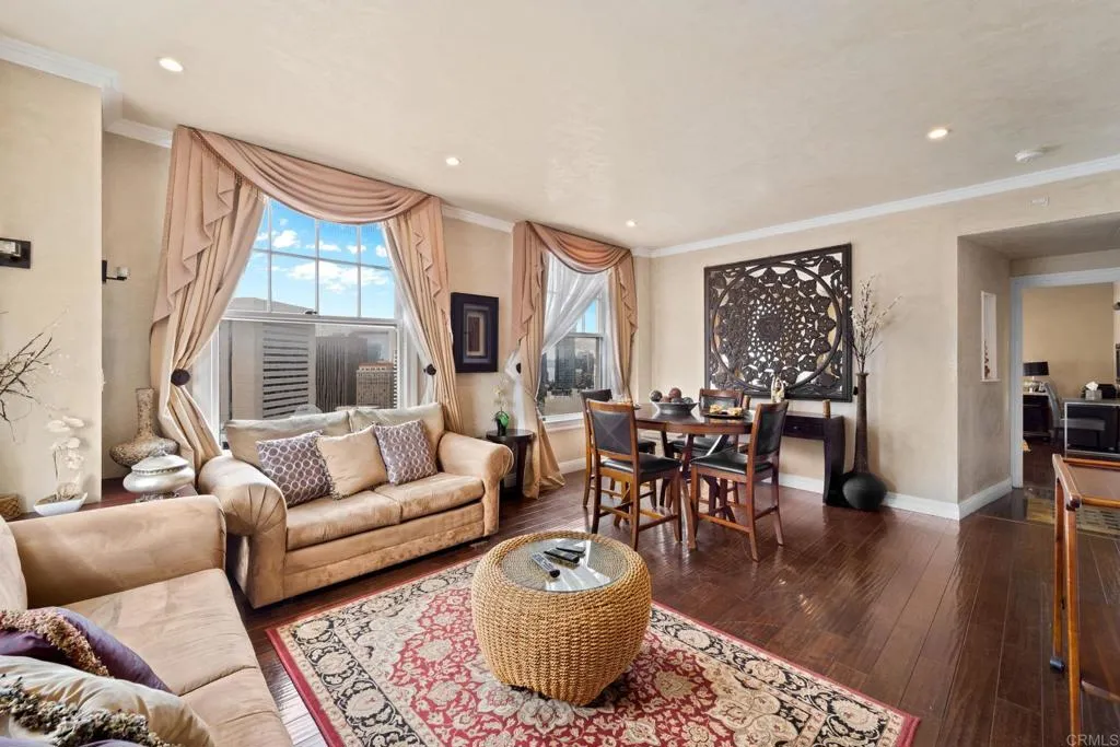 MLS: PTP2402226 Condo For Sale