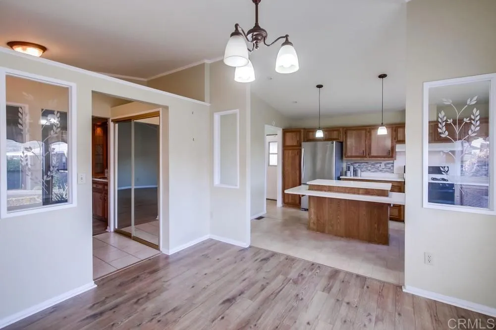https://cdn.realtyfeed.com/cdn/127/306152259/4ff3acd96e87e2b6c79ca41955a225dd.webp