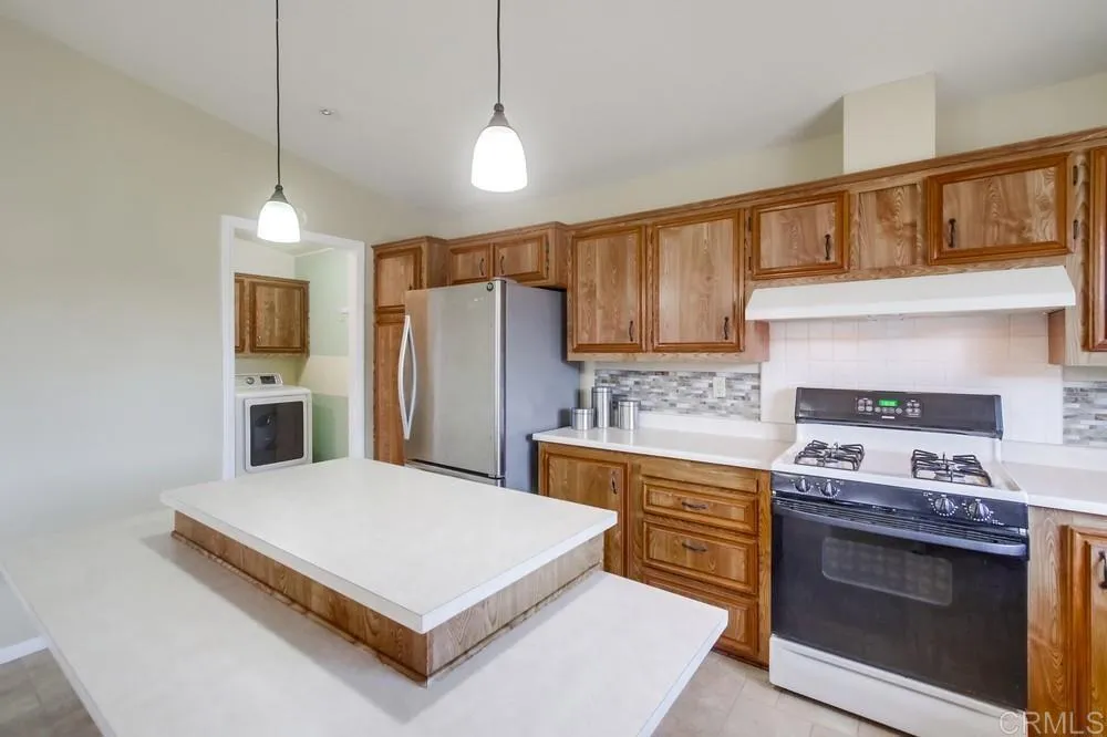 https://cdn.realtyfeed.com/cdn/127/306152259/e18de3ac0b843479456a6d41edc4cefa.webp