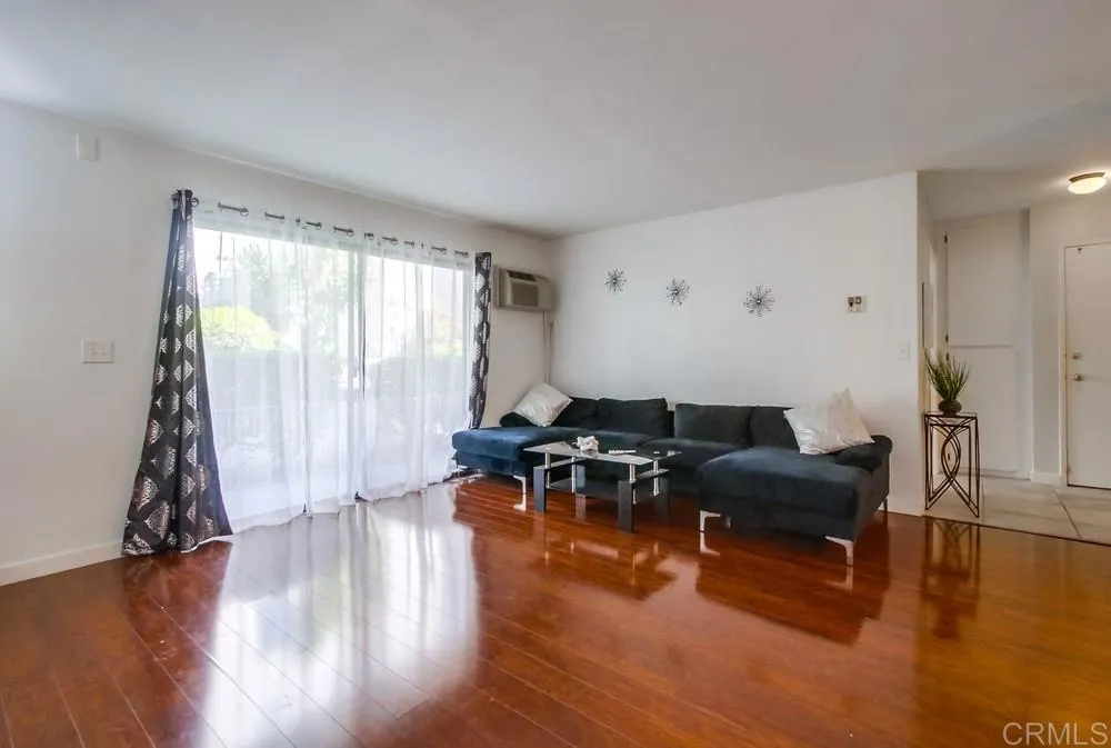 Photo #5: NDP2403385 Listing 