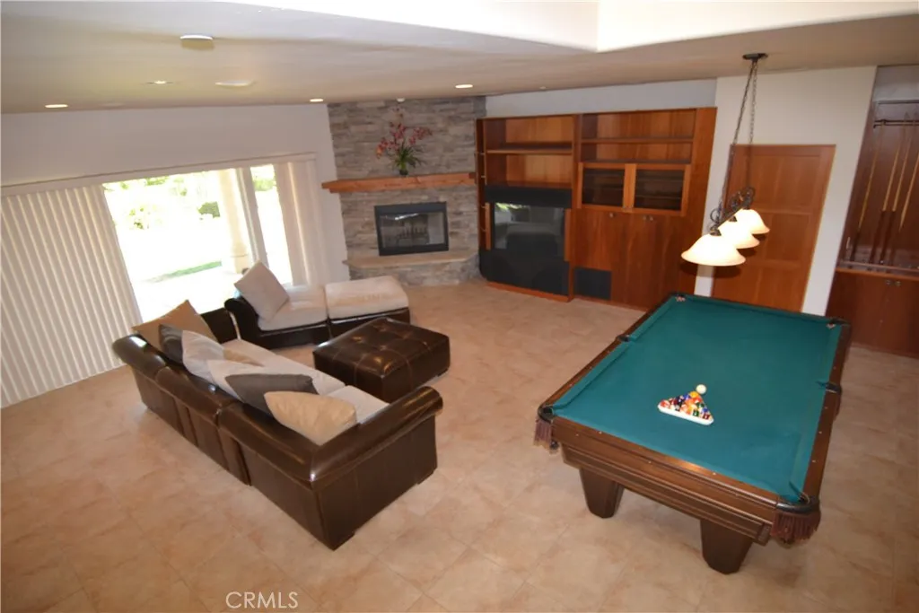 https://cdn.realtyfeed.com/cdn/127/306152948/1bcaf085a1e546746b259ba4ca335615.webp