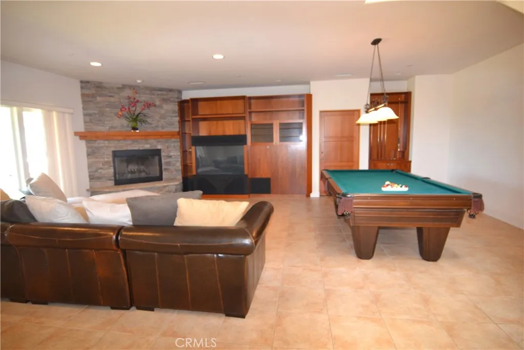 https://cdn.realtyfeed.com/cdn/127/306152948/406354f11d3d5b10d9aa27a9f30721ba.webp