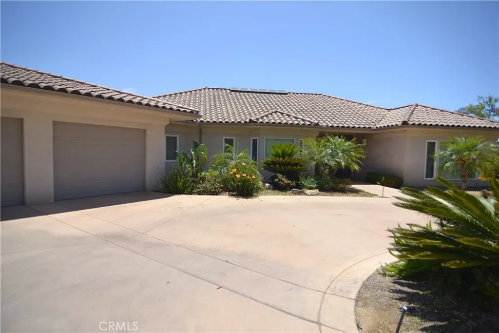 https://cdn.realtyfeed.com/cdn/127/306152948/80fbd524cbcc786ac78119e316d897a0.webp