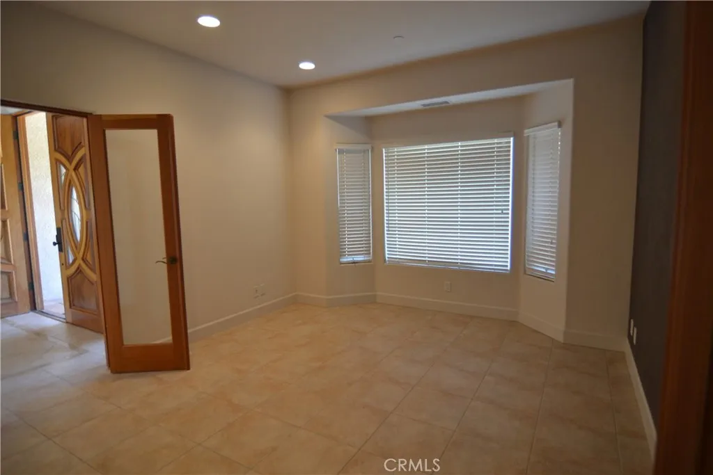 https://cdn.realtyfeed.com/cdn/127/306152948/bd1c85f67429cfcda9a49245f24f5111.webp