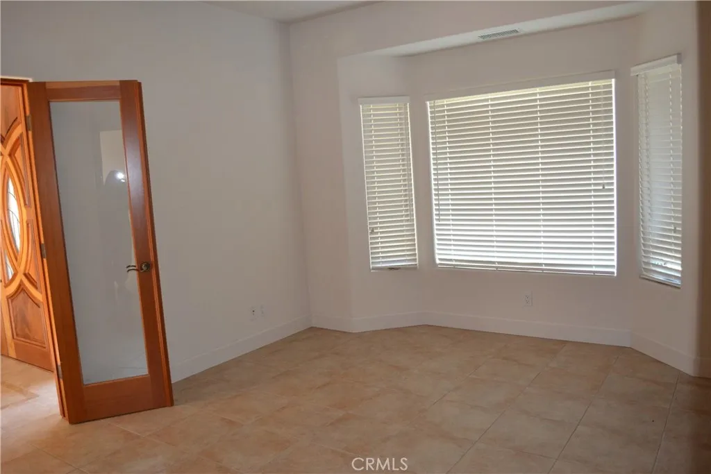 https://cdn.realtyfeed.com/cdn/127/306152948/d296c648c5fe5c3abb6be7bcc4bbdd8a.webp