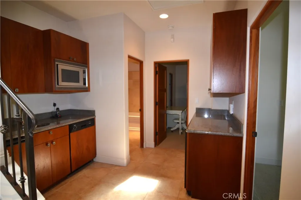 https://cdn.realtyfeed.com/cdn/127/306152948/e0710be4f549508de726d24af96a6fbb.webp