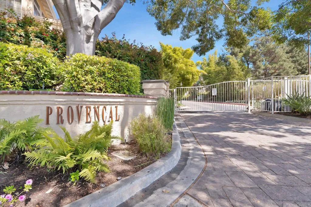 MLS: PTP2402276 Condo For Sale