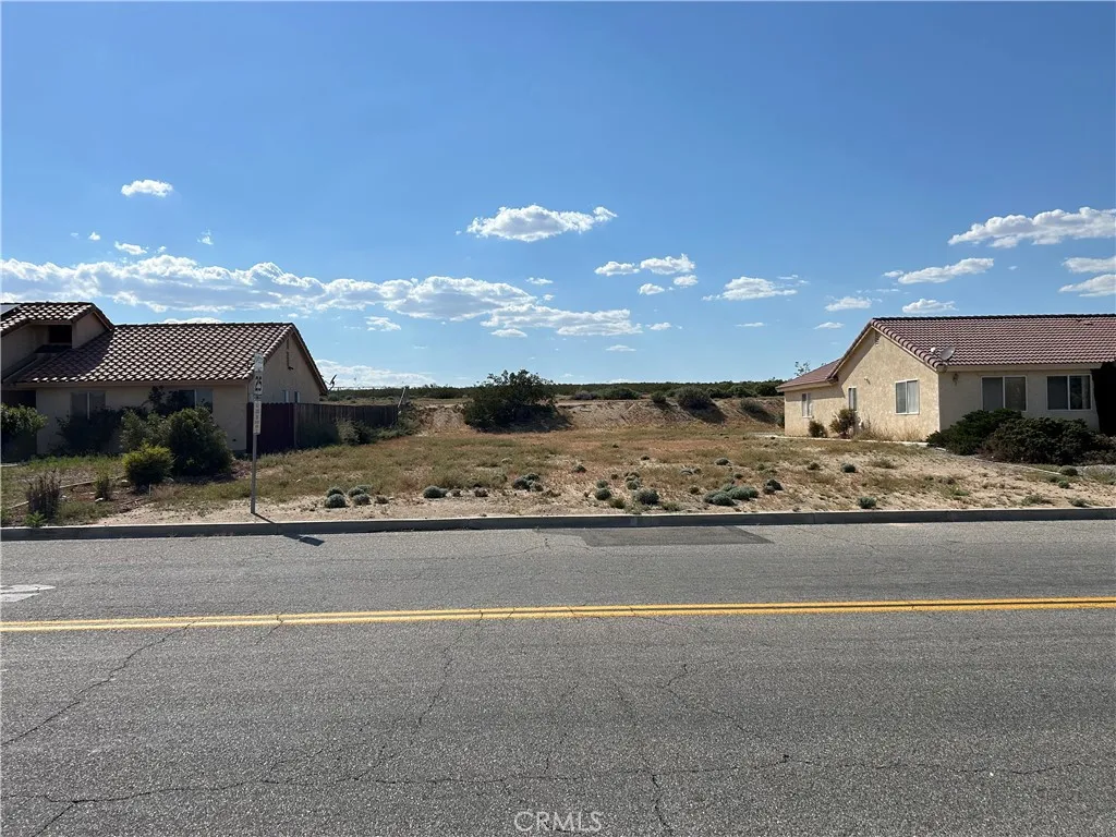 $750,000+