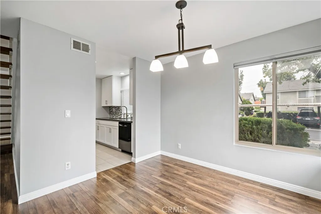 https://cdn.realtyfeed.com/cdn/127/306155235/1549997c202a1d6628a50829649f1000.webp