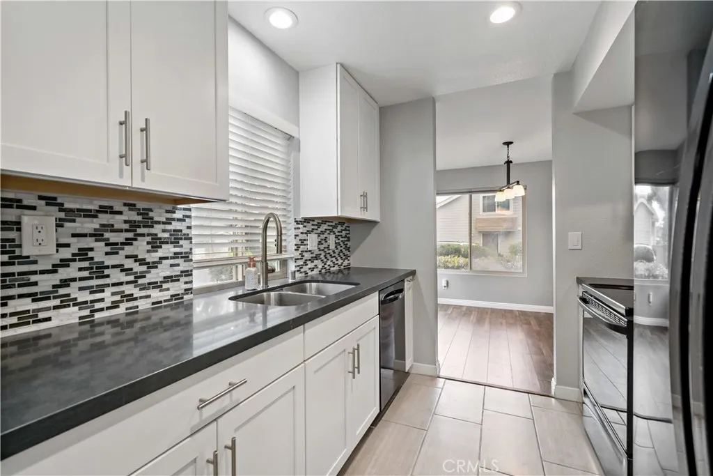https://cdn.realtyfeed.com/cdn/127/306155235/23cda7e9fc505fbea142a1a88470f445.webp