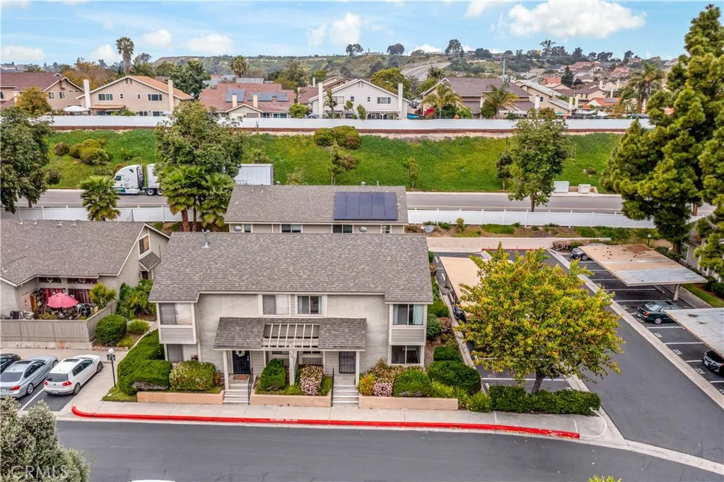 https://cdn.realtyfeed.com/cdn/127/306155235/24377b04a86413494b437f7b9c403bc8.webp