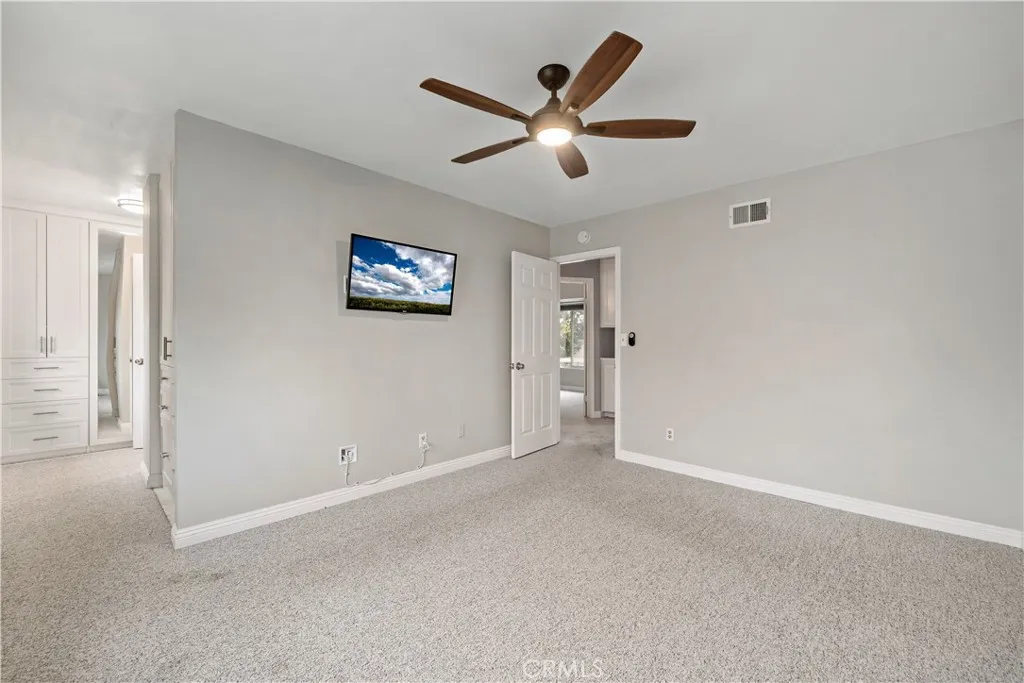 https://cdn.realtyfeed.com/cdn/127/306155235/2a4e880e60dda7af19fe8e579187abd1.webp