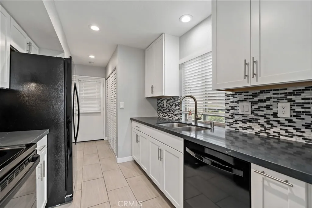 https://cdn.realtyfeed.com/cdn/127/306155235/e19f617c2c21e19ad9200d7a7e6b580d.webp