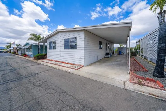 https://cdn.realtyfeed.com/cdn/127/306156354/4330bc0bba53d4a2f863921ef00e8c4b.webp
