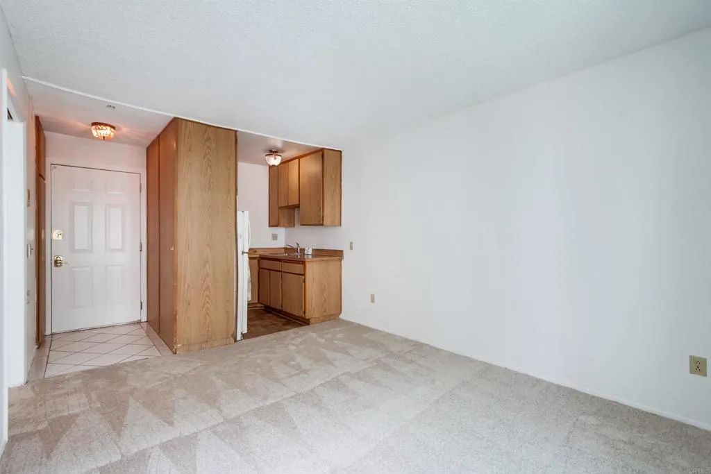 https://cdn.realtyfeed.com/cdn/127/306156374/acee226b73a28372c65de8545ec15019.webp
