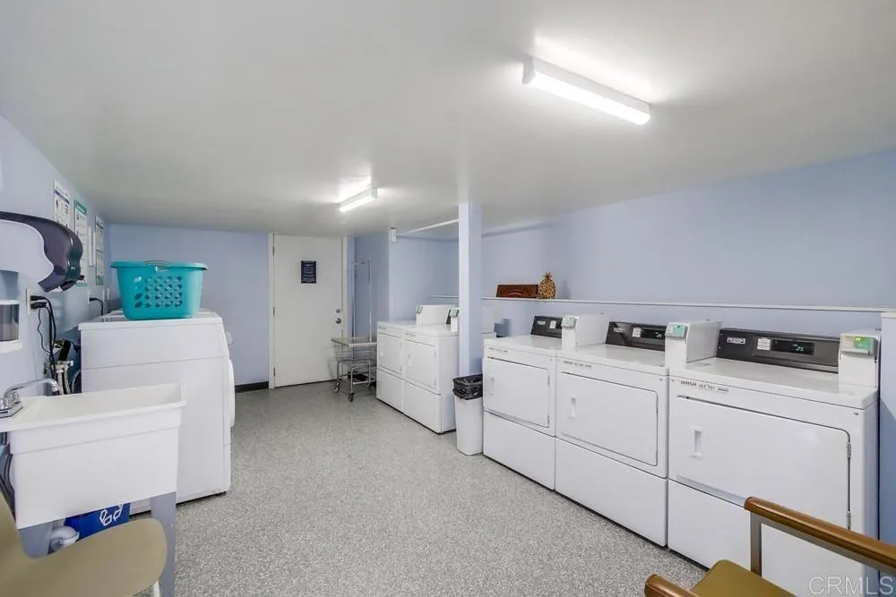 https://cdn.realtyfeed.com/cdn/127/306156374/f4f8562c10d970c4044d5e81d304f787.webp