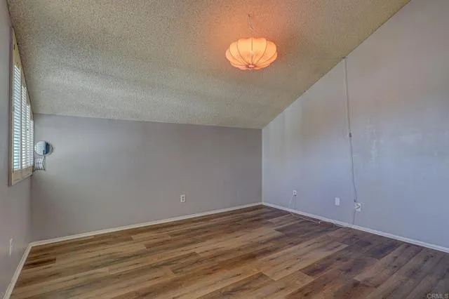 https://cdn.realtyfeed.com/cdn/127/306156445/870af0c60e9d247601e3062f15399076.webp