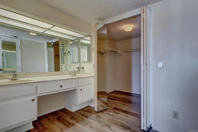 https://cdn.realtyfeed.com/cdn/127/306156445/8cef8100ed4302bbecd10958925c3205.webp