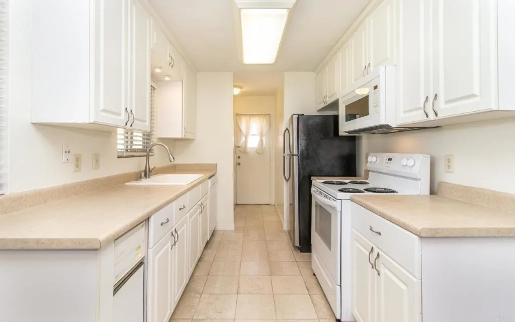 Photo #3: NDP2403556 Listing 