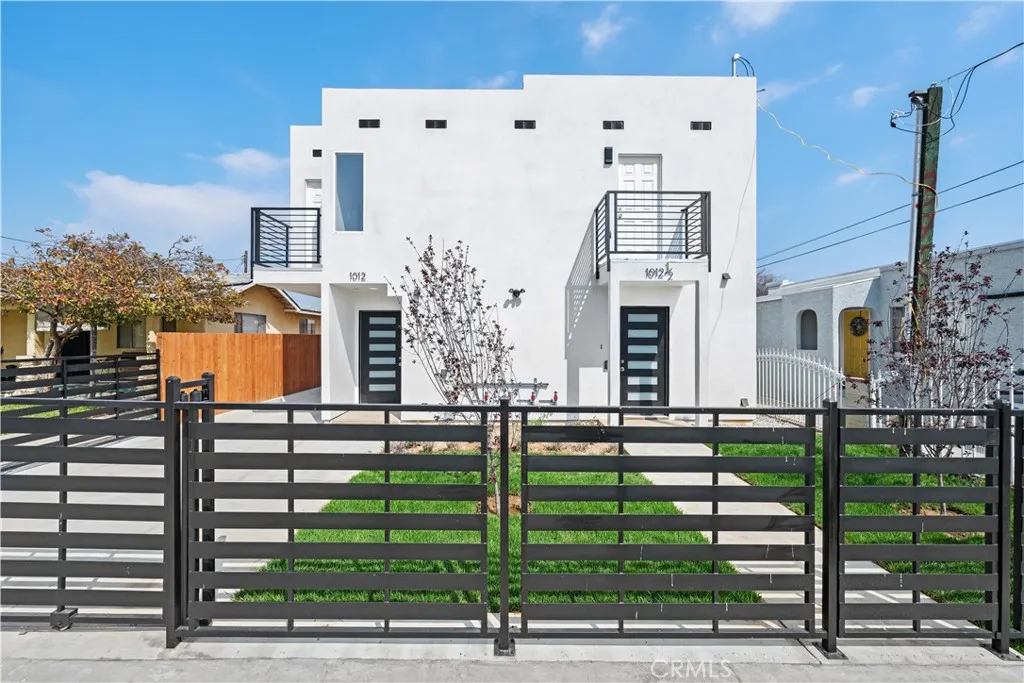 $750,000+