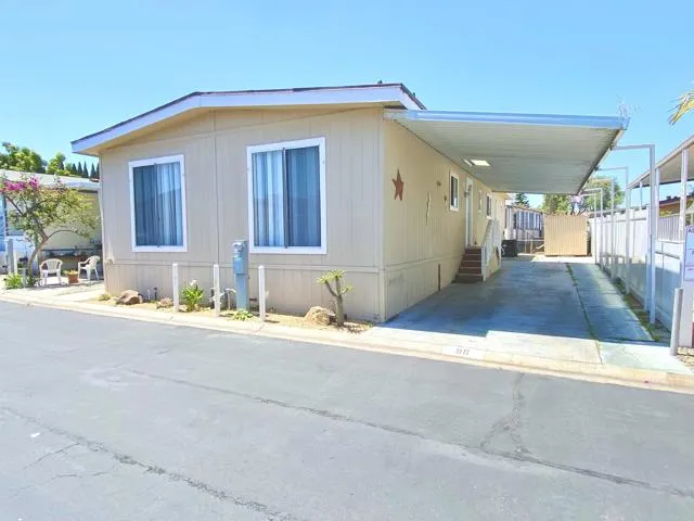 $750,000+