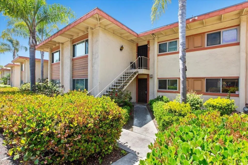 MLS: PTP2402493 Condo For Sale
