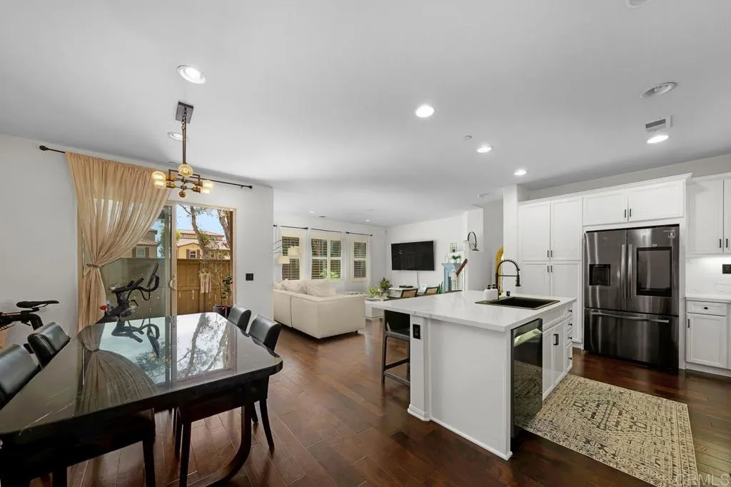 Photo #2: NDP2403786 Listing 