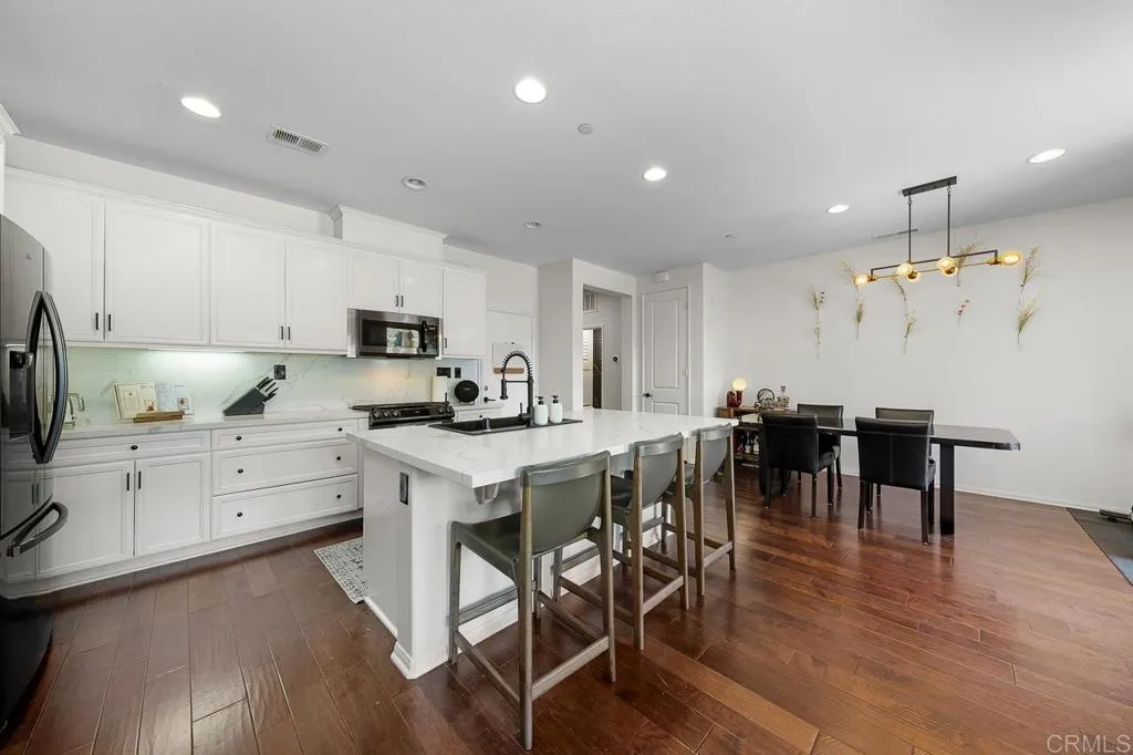 Photo #6: NDP2403786 Listing 