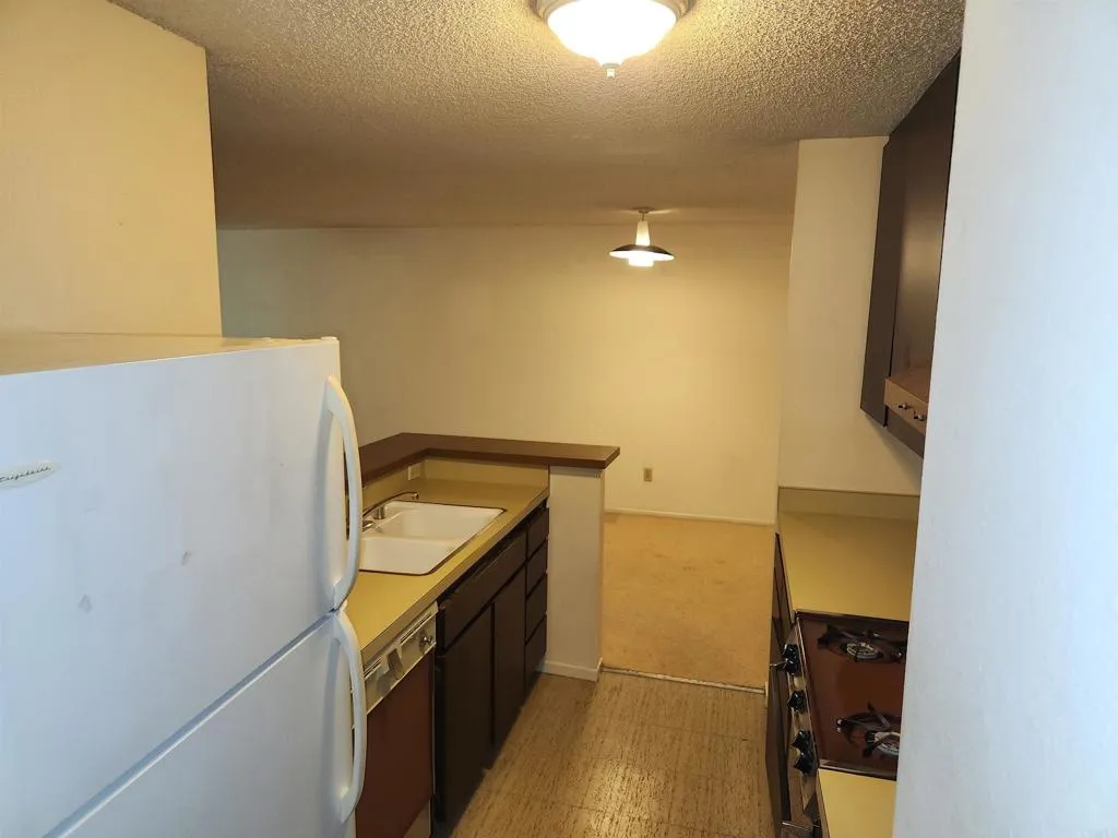Photo #5: PTP2402558 Listing 
