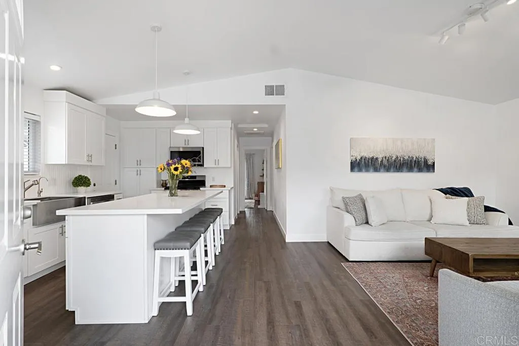 Photo #4: NDP2403974 Listing 