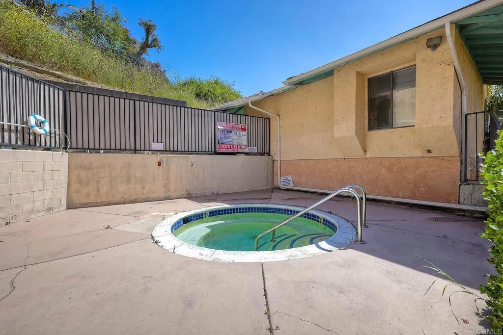 https://cdn.realtyfeed.com/cdn/127/306166414/0d61624542af1d9d4229fb4318740989.webp