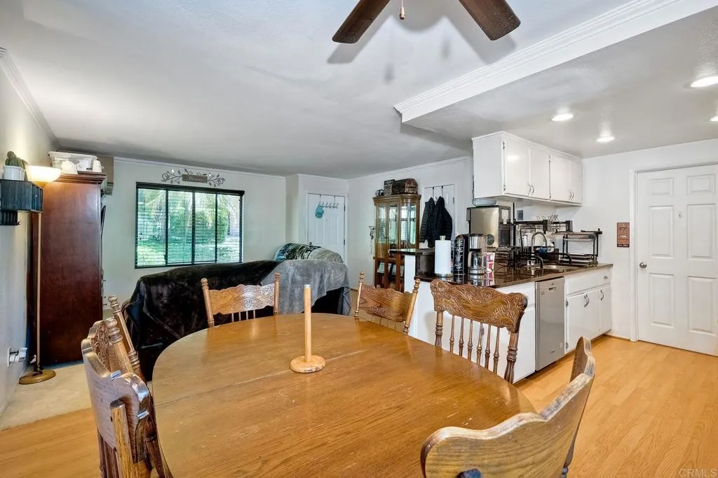 https://cdn.realtyfeed.com/cdn/127/306166414/c6054bfb0edc3dae21e8e47f99940dd0.webp