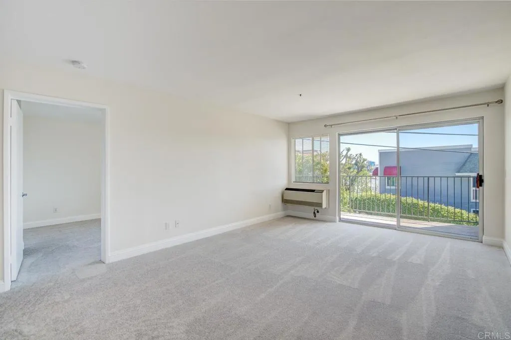Photo #4: PTP2402702 Listing 