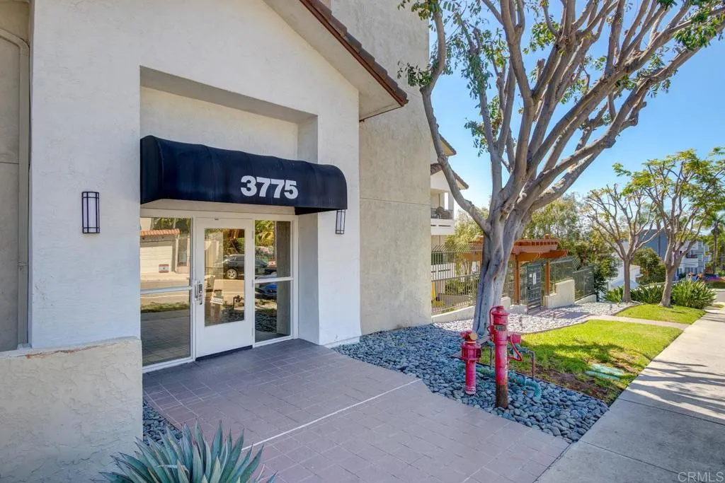 Photo #2: PTP2402702 Listing 