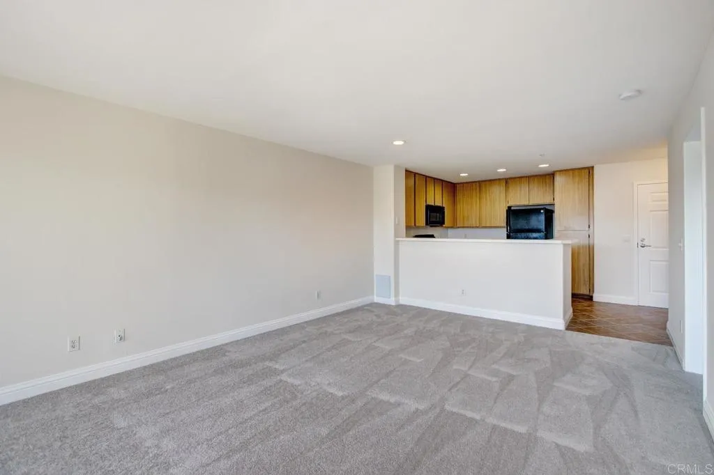 Photo #6: PTP2402702 Listing 