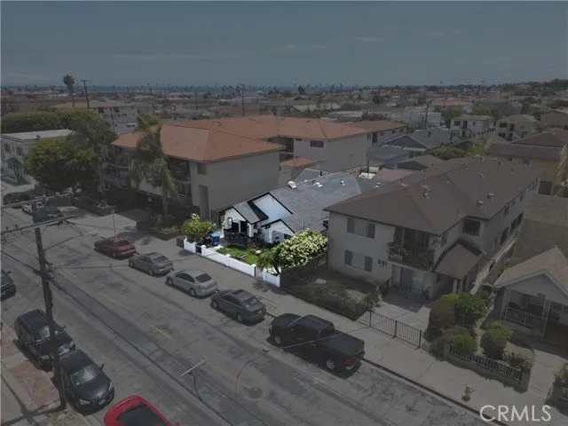$750,000+