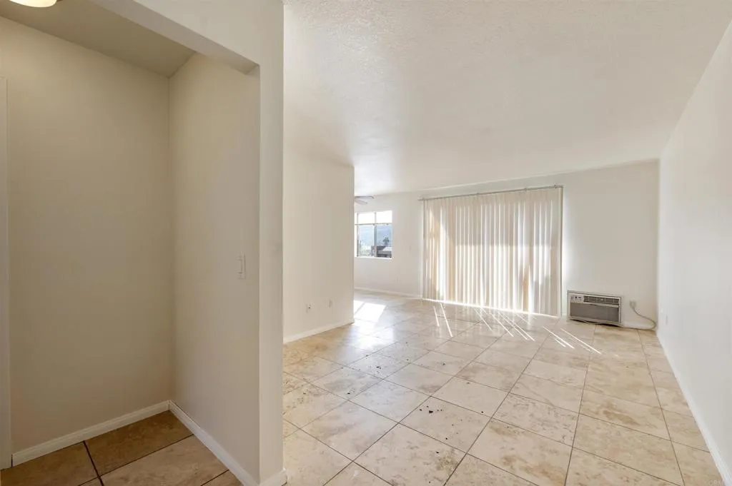 https://cdn.realtyfeed.com/cdn/127/306172988/57cf1412bf08c62c3130eb0428122042.webp
