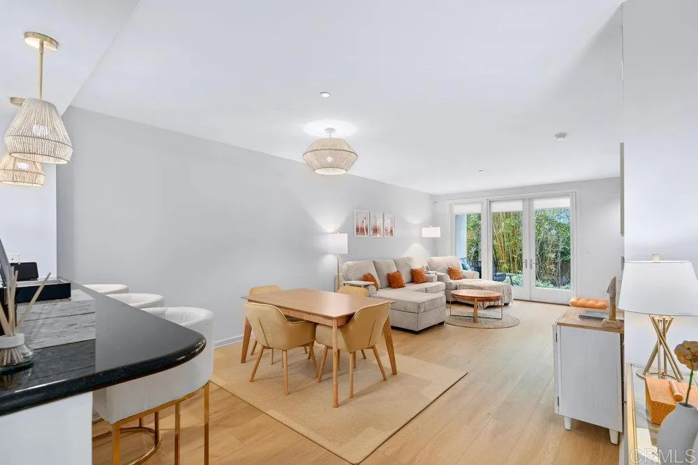 https://cdn.realtyfeed.com/cdn/127/306174746/bff0d4f5654be397bb69716f19f5ff6e.webp