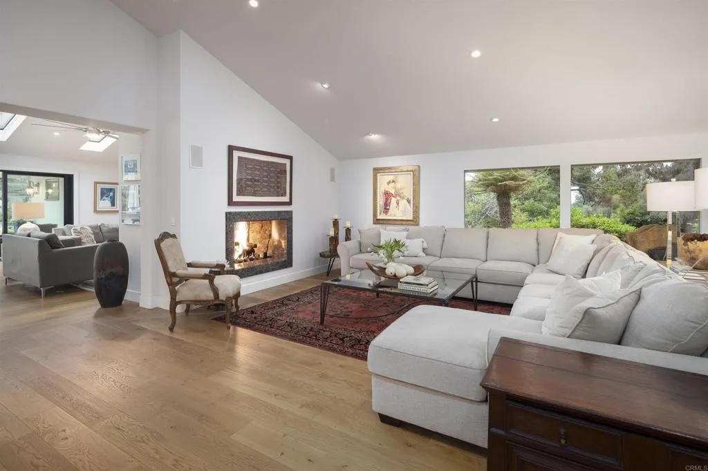 https://cdn.realtyfeed.com/cdn/127/306175095/2401cf3fb97584b4f90edffd4ea6e055.webp