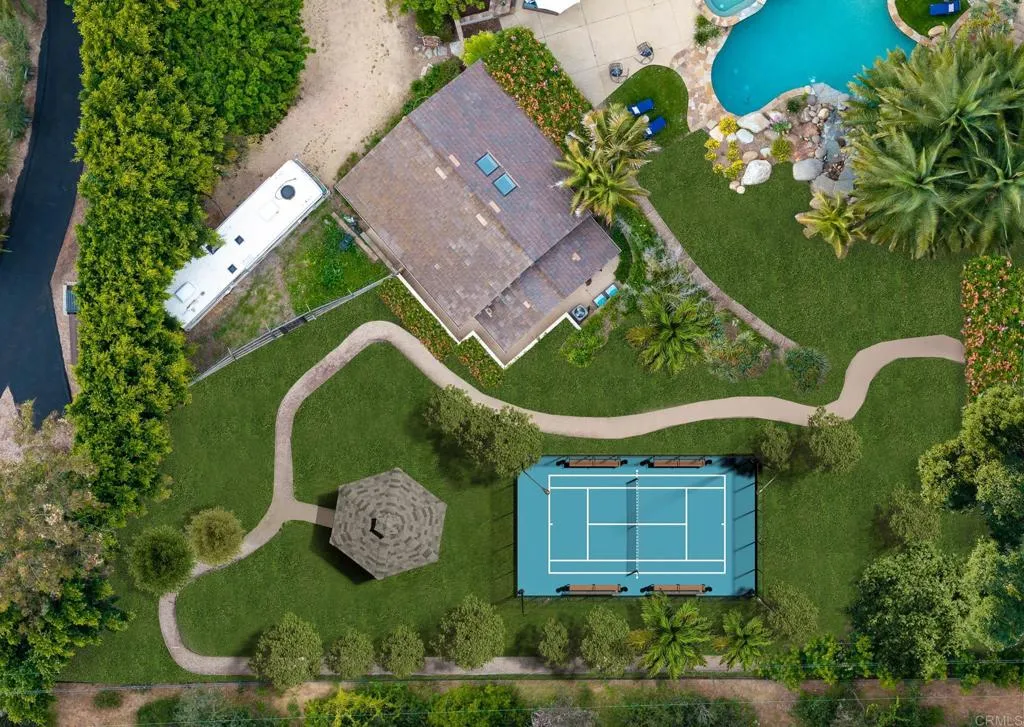https://cdn.realtyfeed.com/cdn/127/306175095/8b199dcaa733218ac02627631bd12a2d.webp