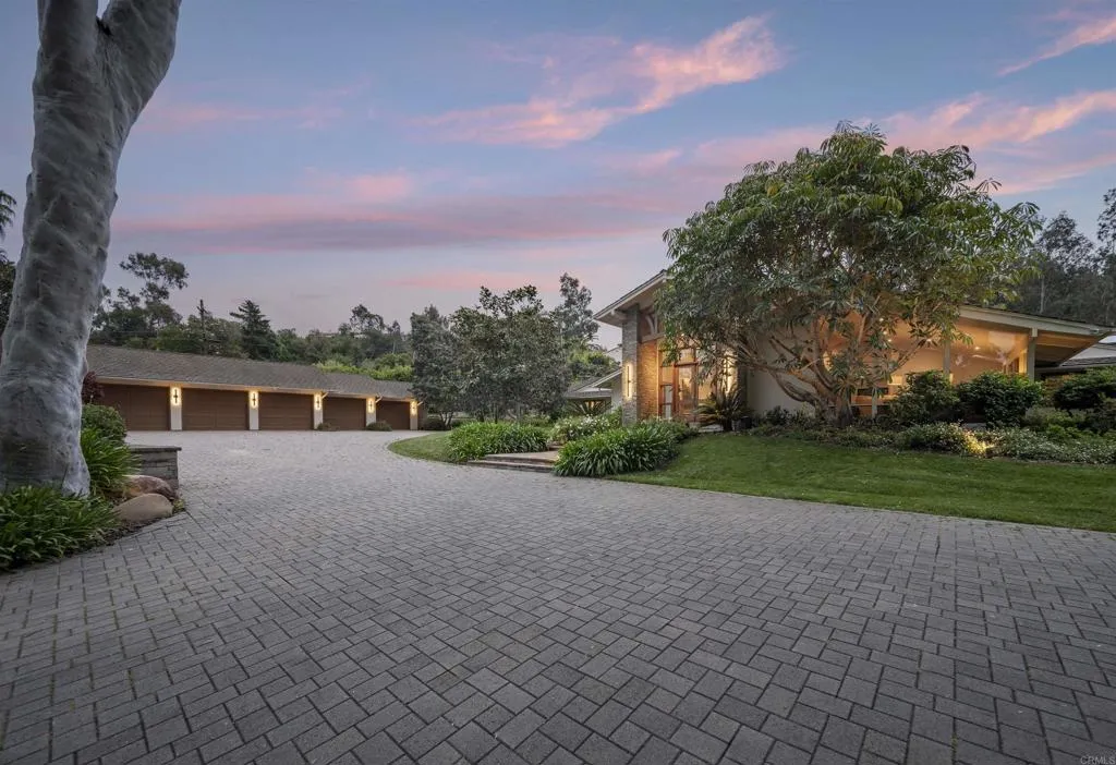 https://cdn.realtyfeed.com/cdn/127/306175095/ba0c5ed48e00c1ba9f58b43ddd10a95c.webp