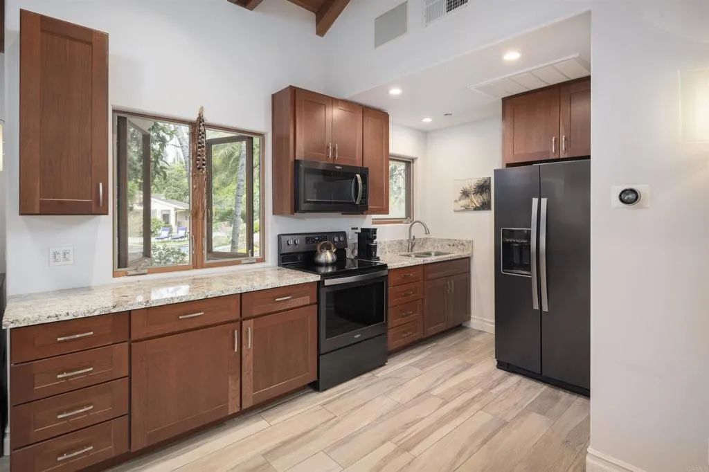 https://cdn.realtyfeed.com/cdn/127/306175095/e38a34b2cac72293fe182b1cdb0fa51c.webp